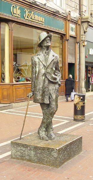 Statue of James Joyce